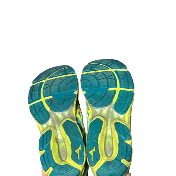 MIZUNO Womne's Blue, Green & Yellow Athletic Running Shoe-Size 9.5 - Picture 10 of 10